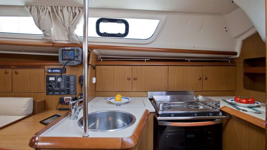 Sun Odyssey 32i
