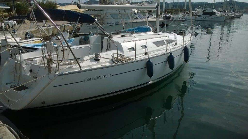 Sun Odyssey 37