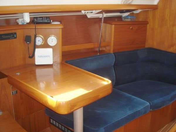 Sun Odyssey 37