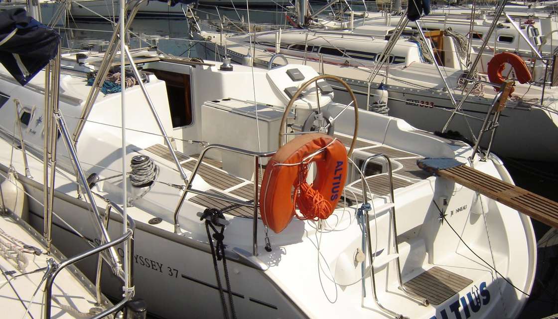 Sun Odyssey 37