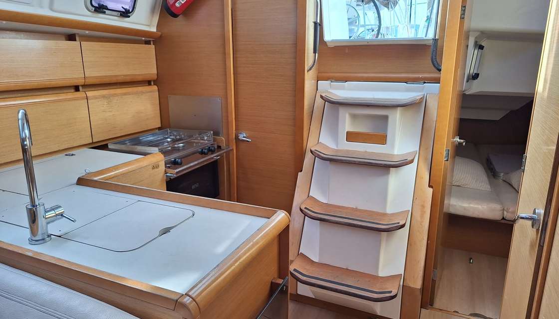 Sun Odyssey 379