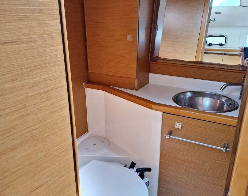 Sun Odyssey 379