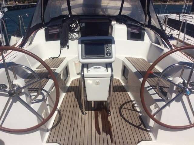 Sun Odyssey 379