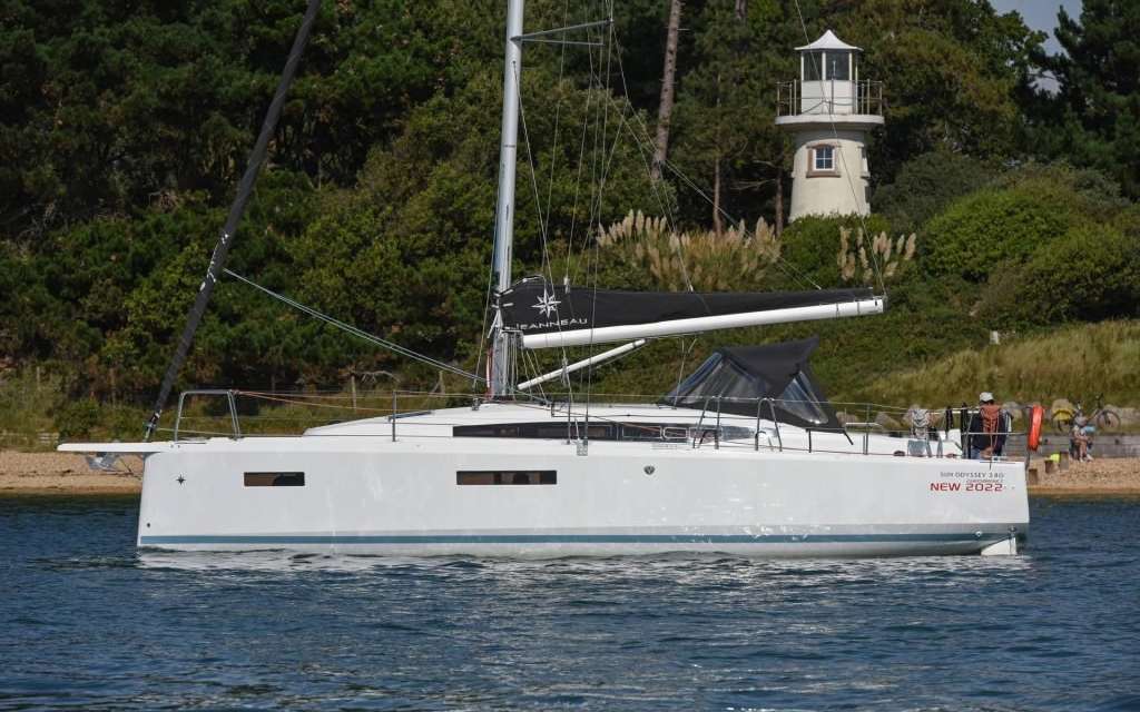 Sun Odyssey 380