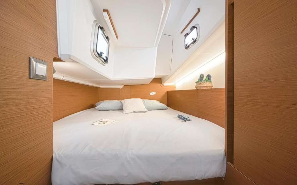 Sun Odyssey 380