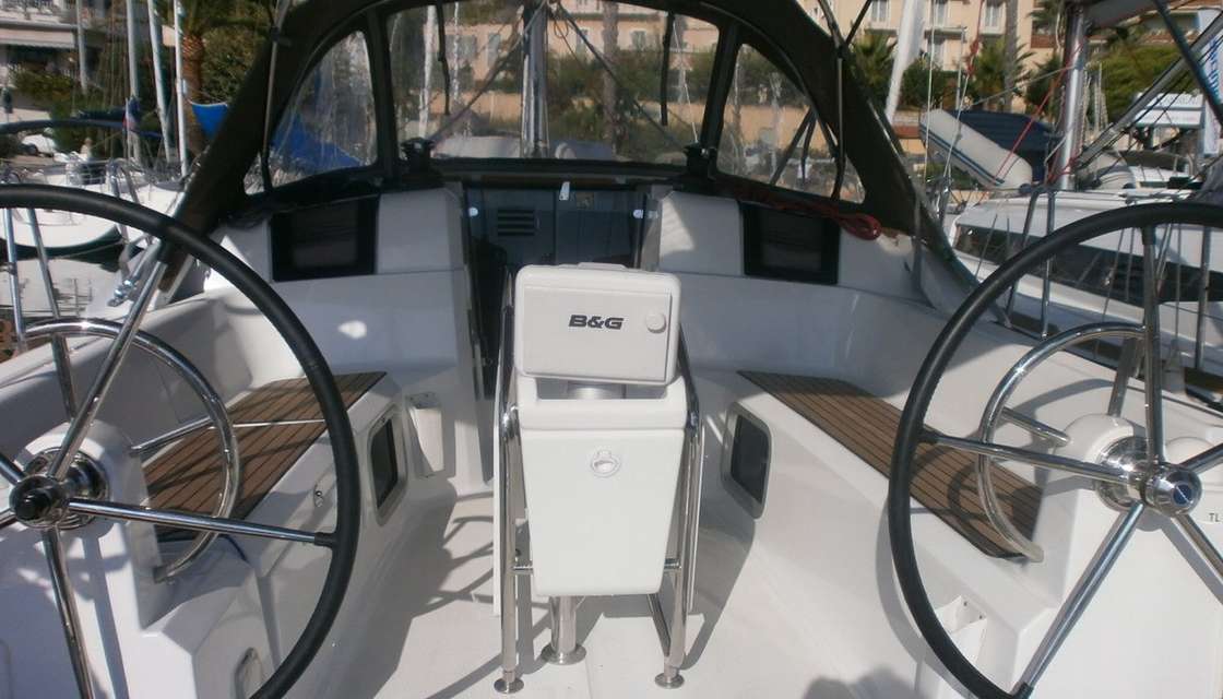 Sun Odyssey 389