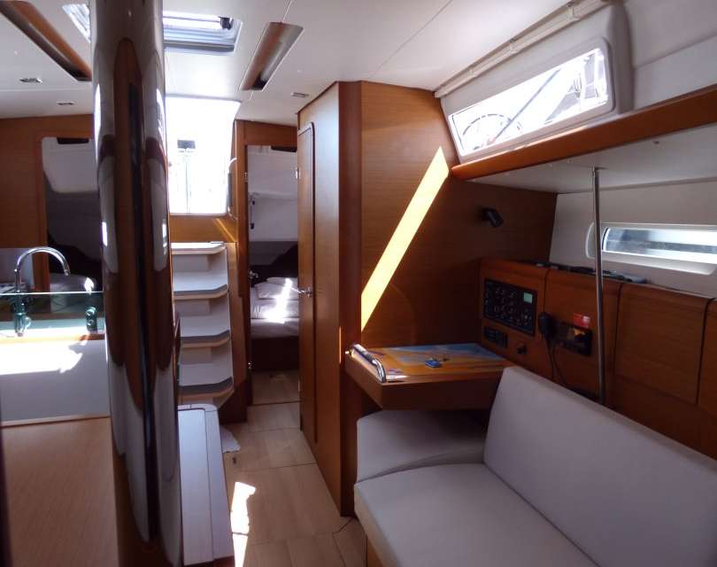 Sun Odyssey 389