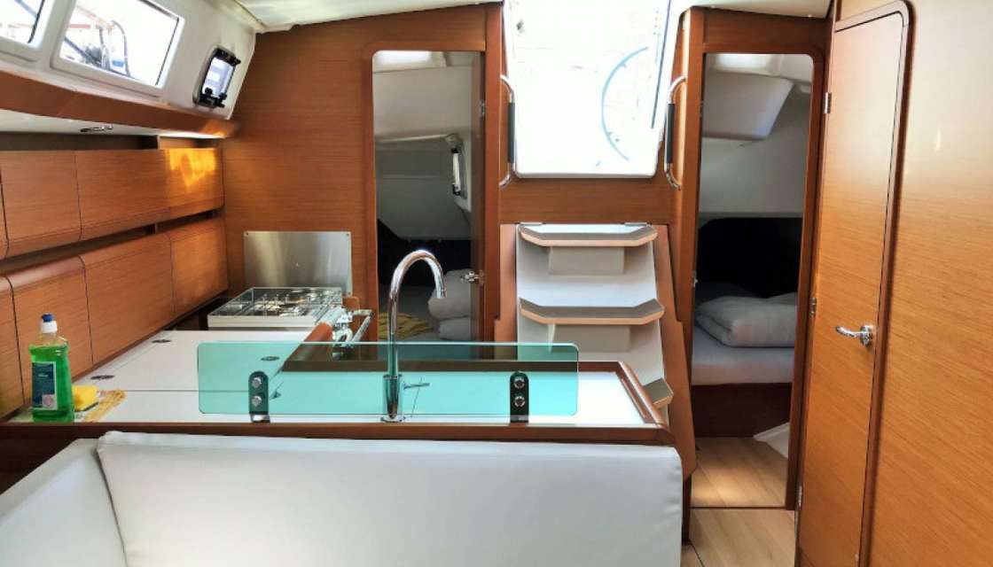 Sun Odyssey 389