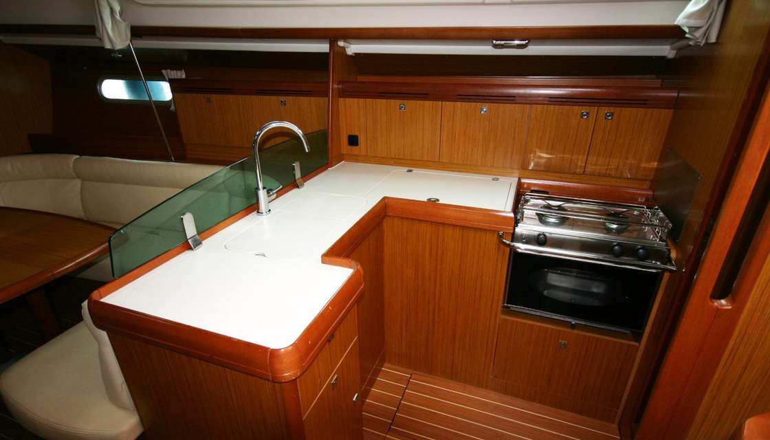 Sun Odyssey 42i