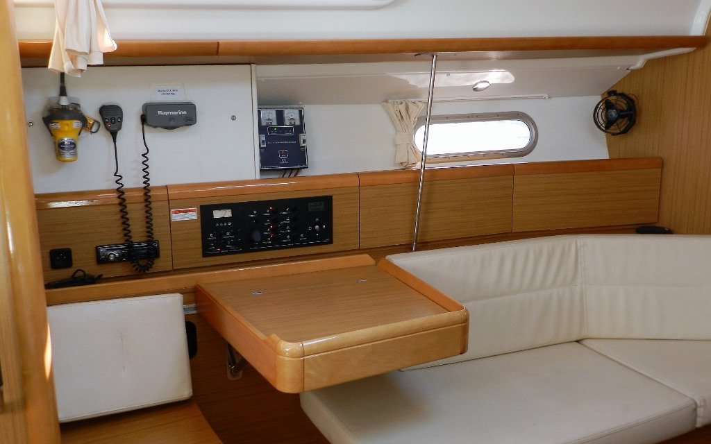 Sun Odyssey 42i