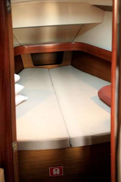 Sun Odyssey 42i