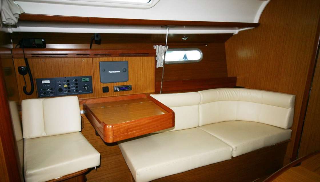 Sun Odyssey 42i