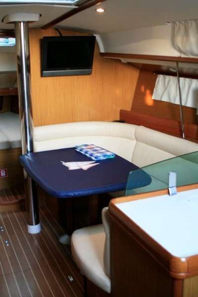 Sun Odyssey 42i