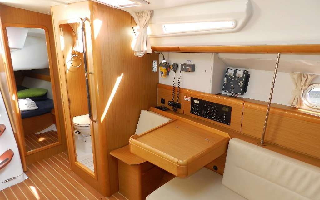 Sun Odyssey 42i