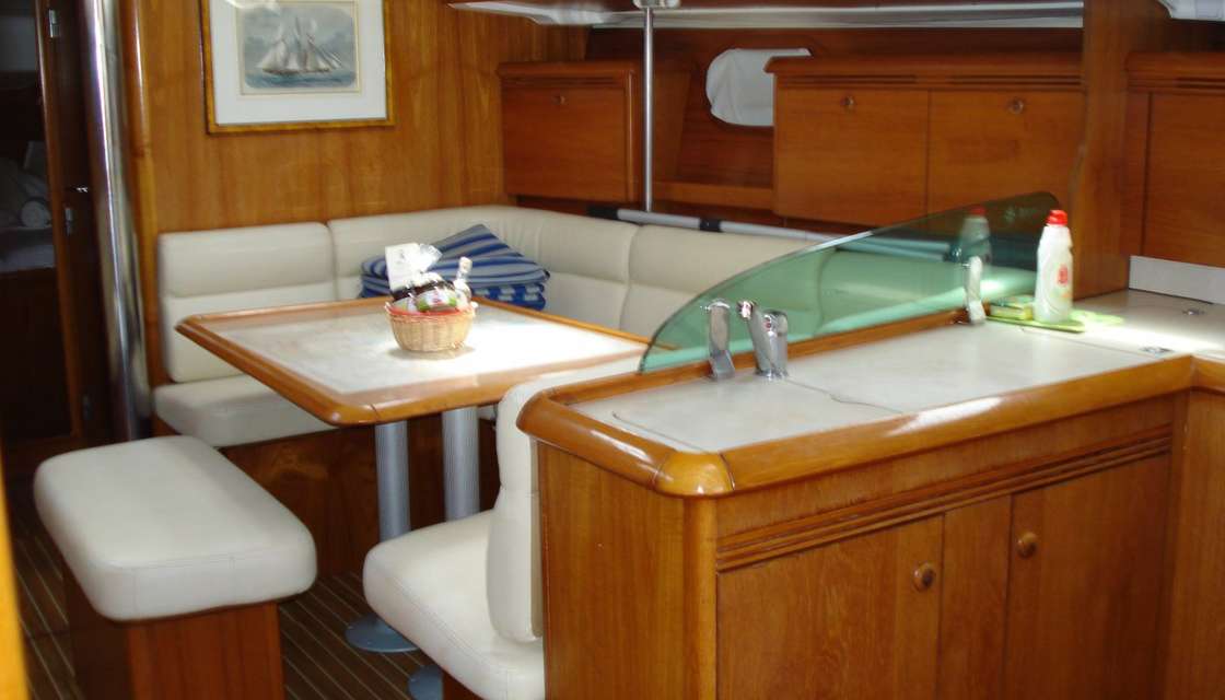 Sun Odyssey 43
