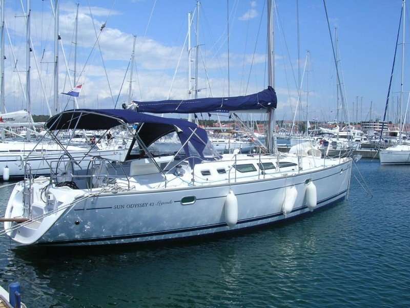 Sun Odyssey 43
