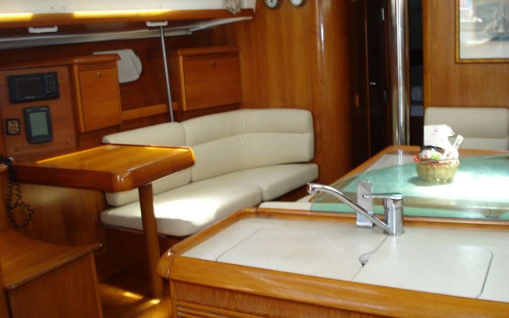 Sun Odyssey 43