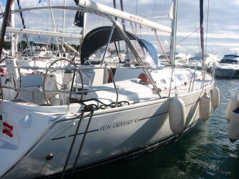 Sun Odyssey 43