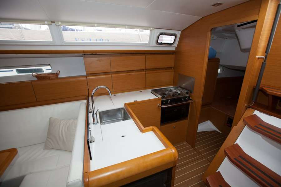 Sun Odyssey 439