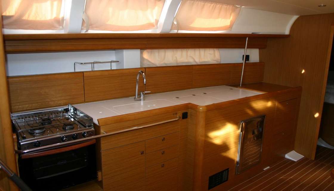 Sun Odyssey 44i