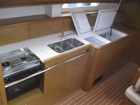 Sun Odyssey 49i