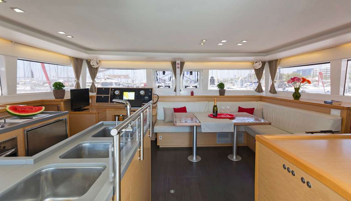 A spacious and comfortable wardroom
