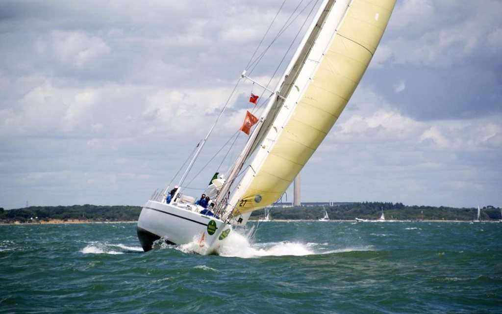 Un monocoque de course-croisi&egrave;re adapt&eacute; &agrave; l&#039;apprentissage