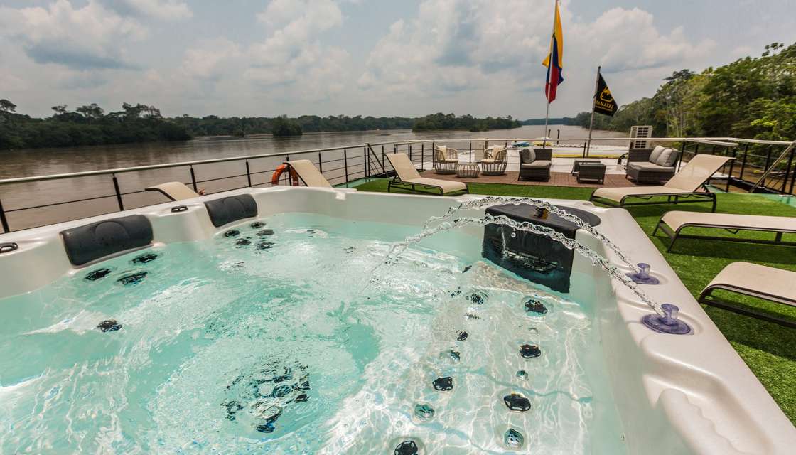 Que diriez-vous d&#039;un petit bain dans le jacuzzi ?