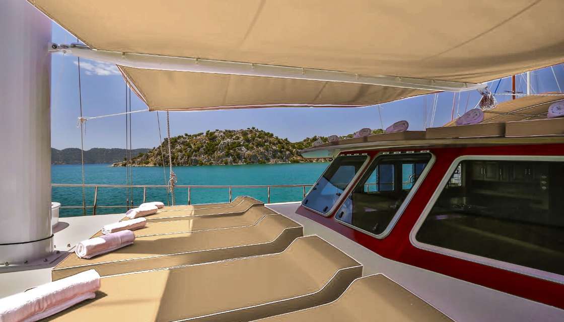 Des bains de soleil pour vous d&eacute;tendre lors de la navigation