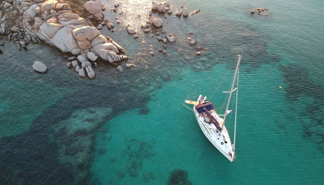 Des navigations dans les eaux claires