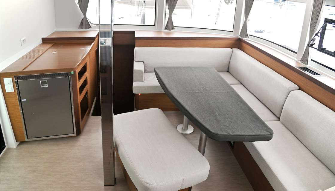 Lagoon 42