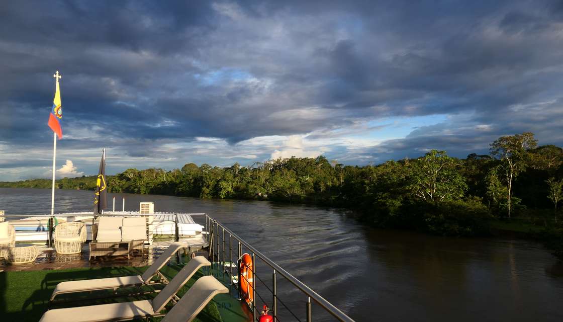 Admirez le paysage depuis le pont d&#039;observation