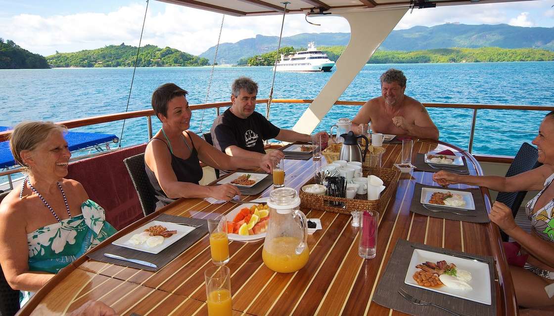 Partagez des moments conviviaux lors des repas