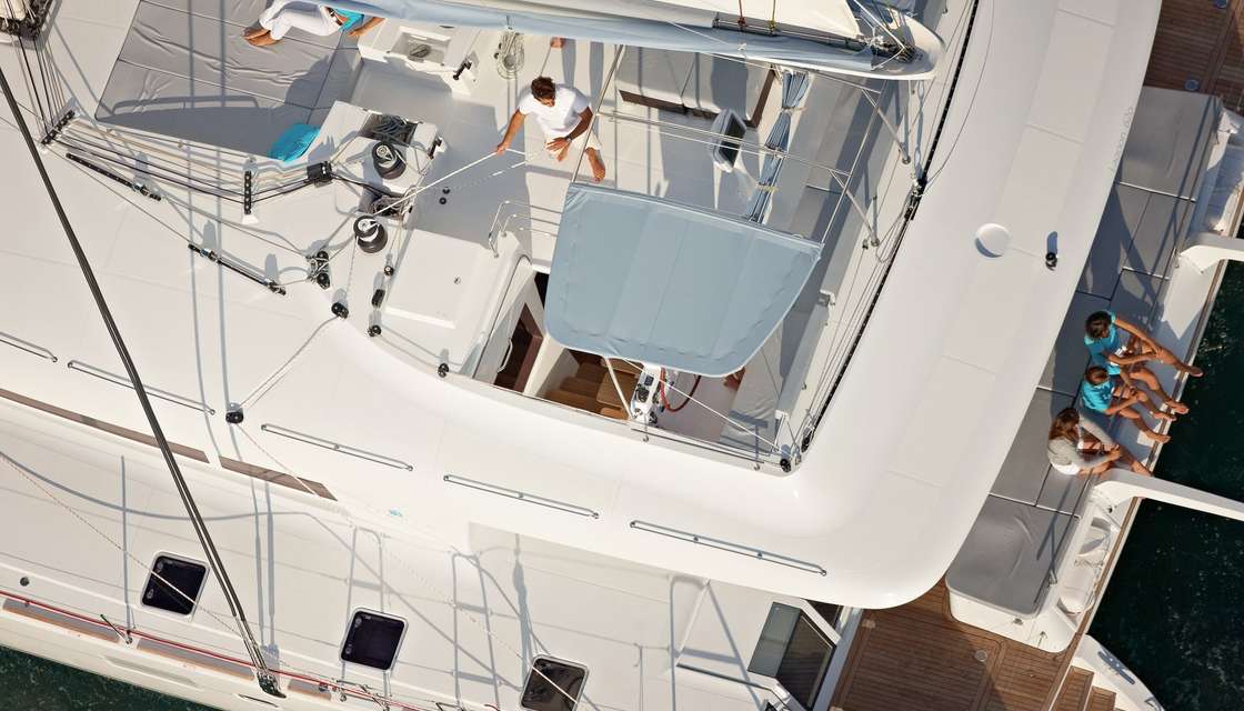 Flybridge fonctionnel qui sait recevoir