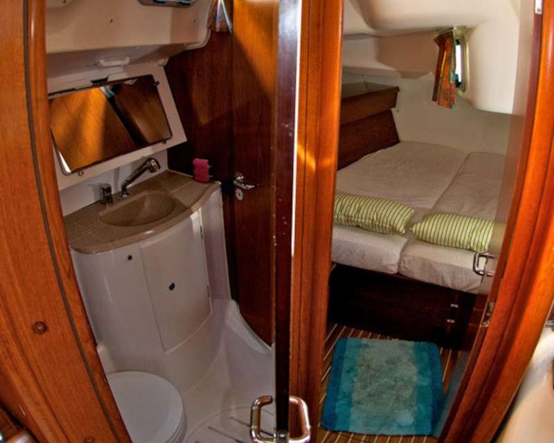 Une salle d&#039;eau et une cabine arri&egrave;re