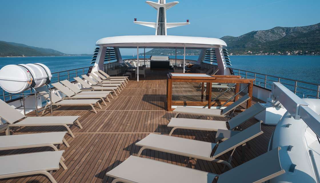 Rel&aacute;jate en la terraza