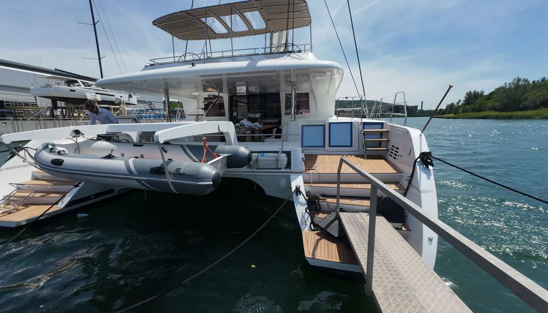 Lagoon 620