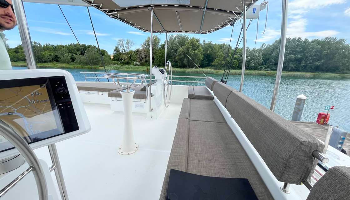 Lagoon 620