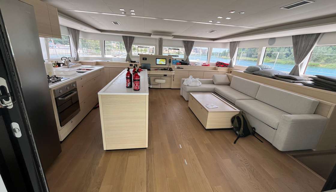 Lagoon 620
