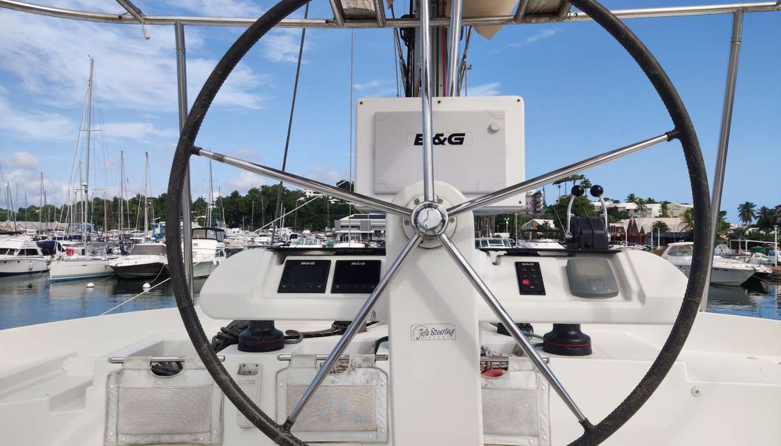 Lagoon 52
