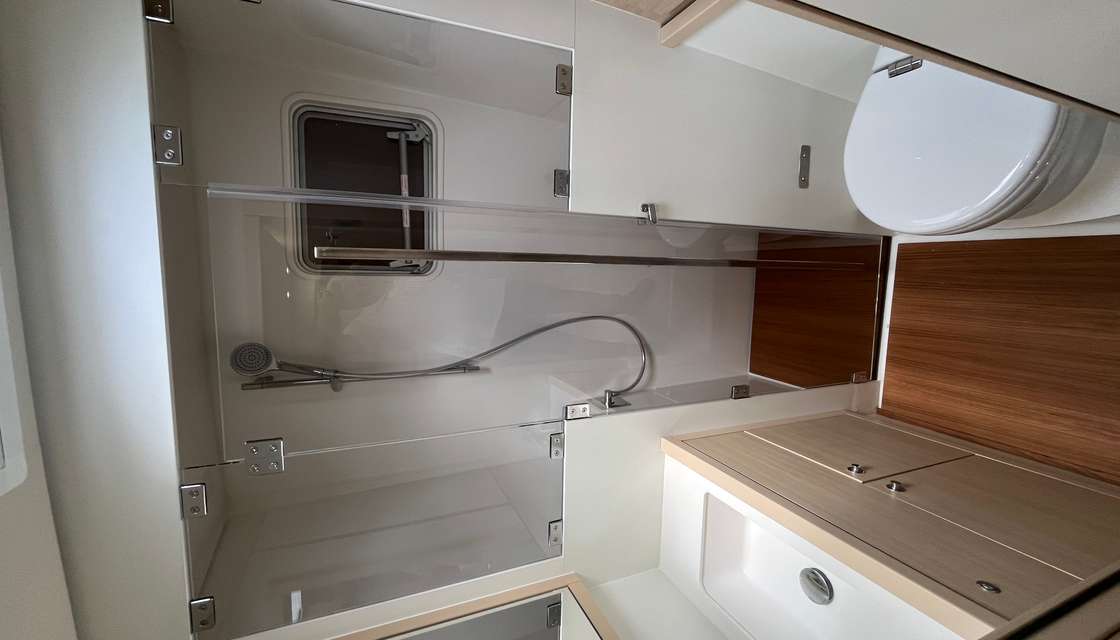 Lagoon 620