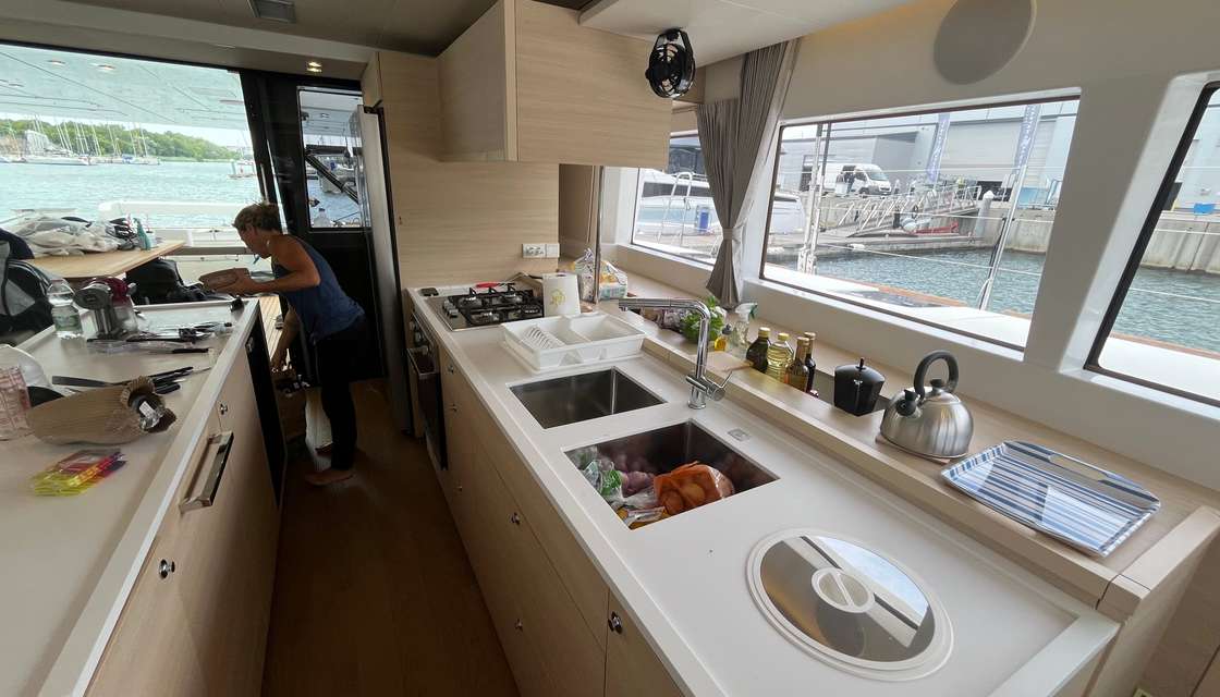 Lagoon 620