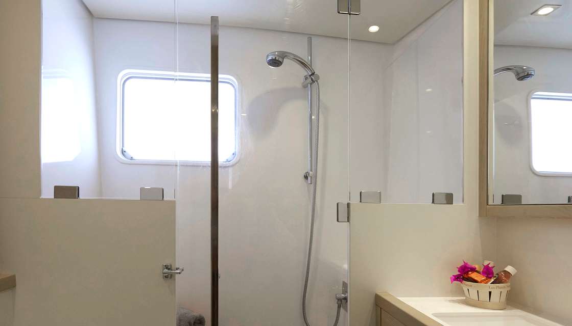 Lagoon 620