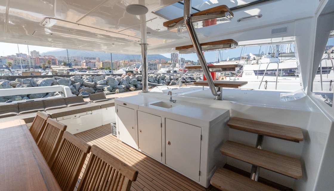 Lagoon 620