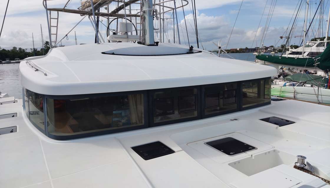 Lagoon 52