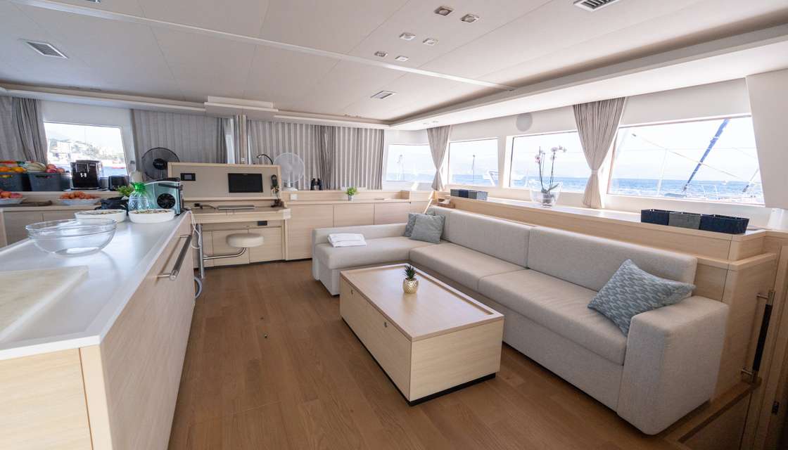 Lagoon 620