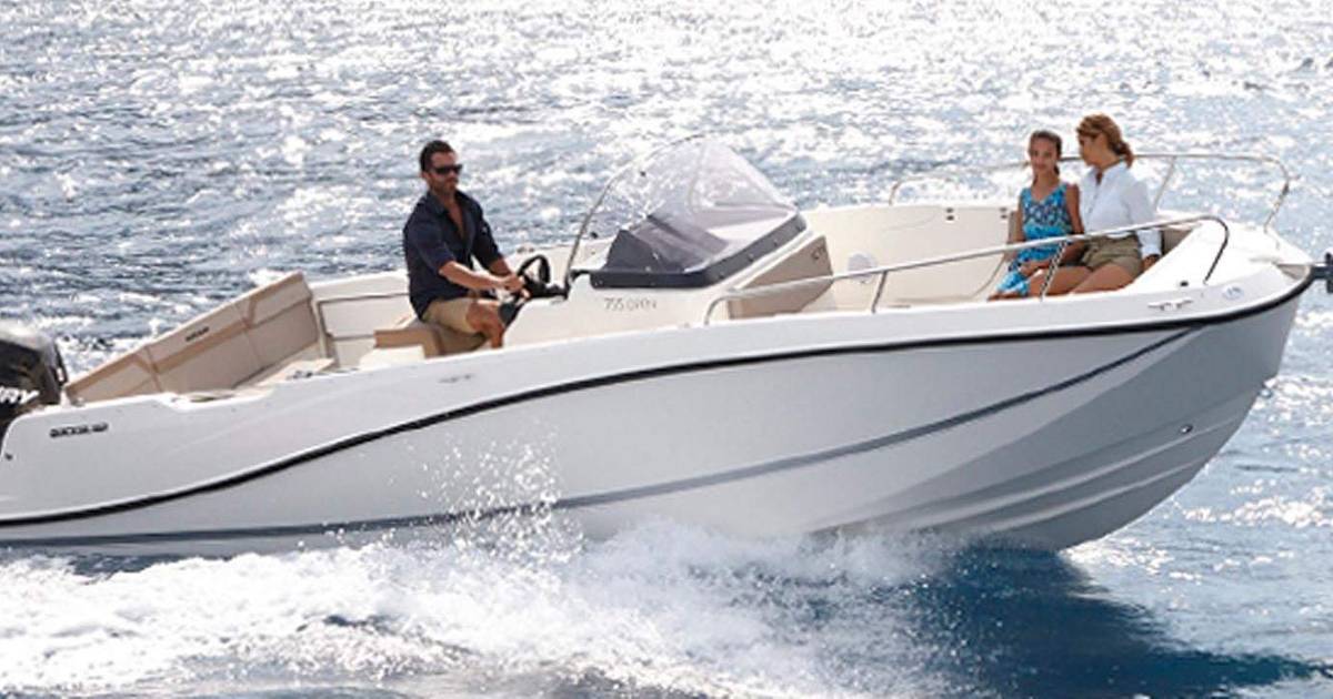 Charter a Quicksilver Activ 755 Open : specs & prices | GlobeSailor
