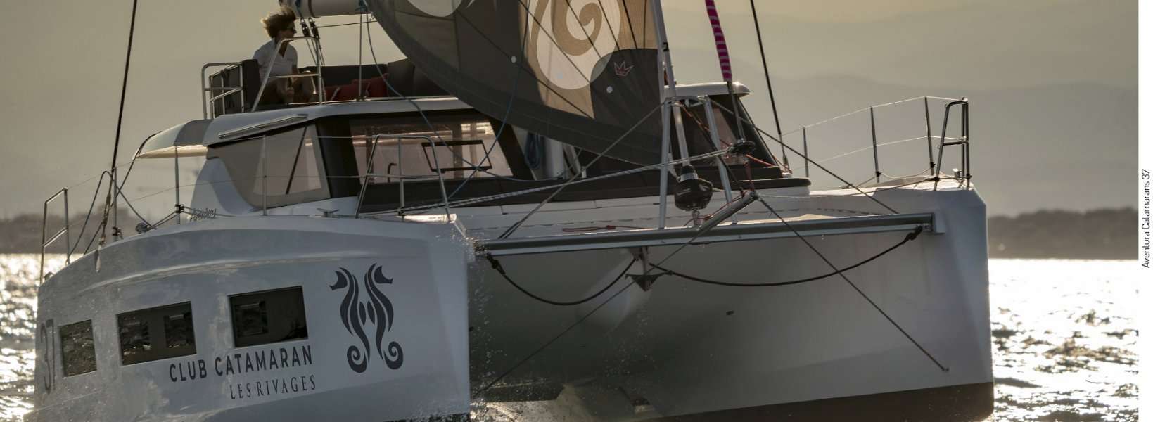 Catamarano Aventura 37