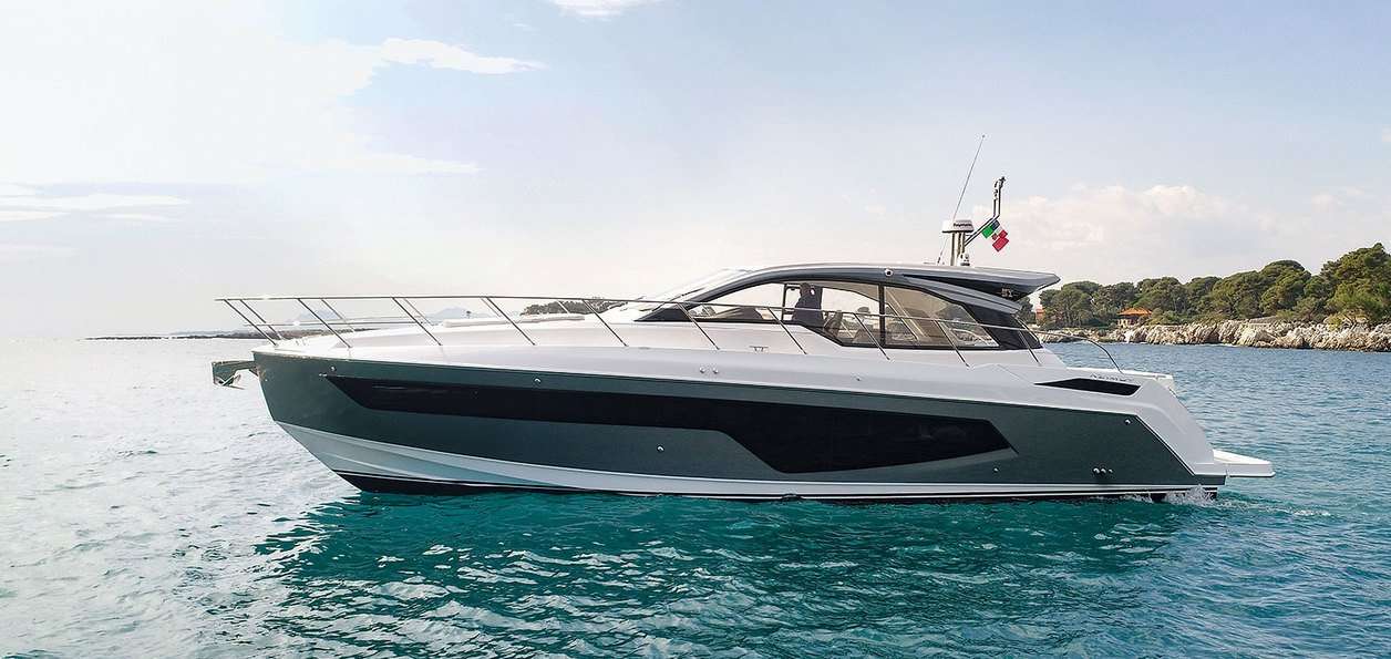 Barco a motor Azimut Atlantis 51