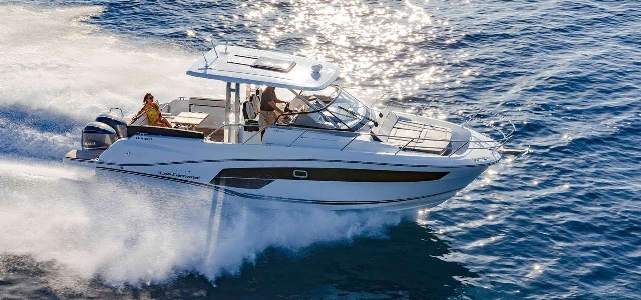 Моторная яхта Cap Camarat 10.5